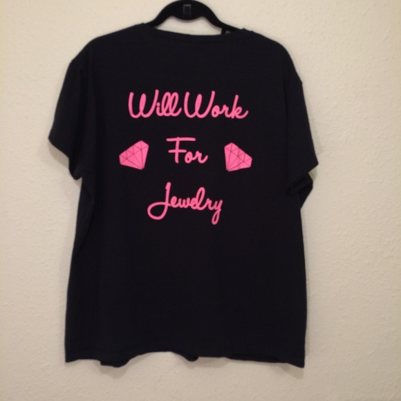 Gildan Tops - Womens 3XL graphic black s/s tee (070)